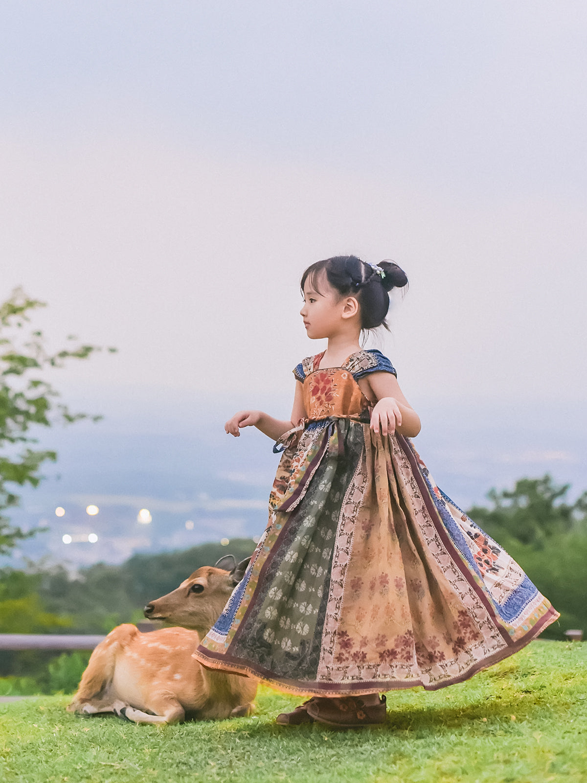 Mural Dream Dunhuang-inspired girls' dress, flowing skirt view